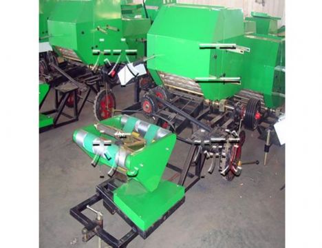 点击查看详细信息<br>标题：秸秆切碎回收机 阅读次数：1904