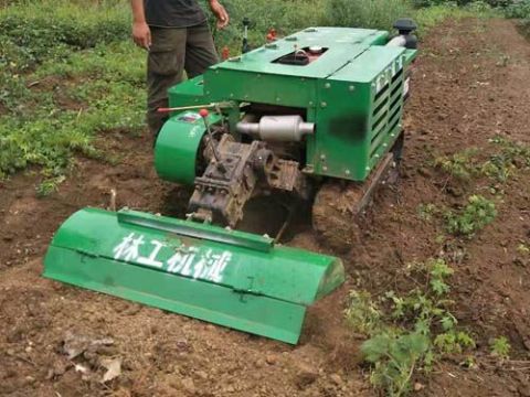 点击查看详细信息<br>标题：履带开沟机　 阅读次数：2019