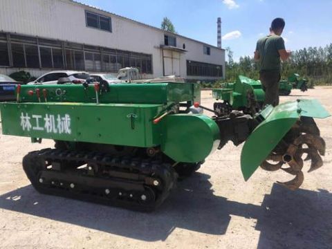 点击查看详细信息<br>标题：履带开沟机　 阅读次数：1965