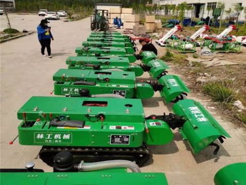 点击查看详细信息<br>标题：履带开沟机　 阅读次数：1873
