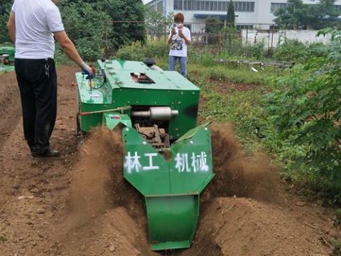 点击查看详细信息<br>标题：履带开沟机　 阅读次数：2085